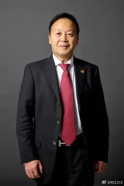 法律界的智者，陈有西律师的非凡之路