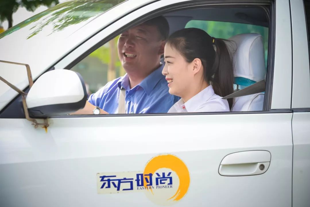 东方时尚驾校电话客服，专业、高效的服务体验