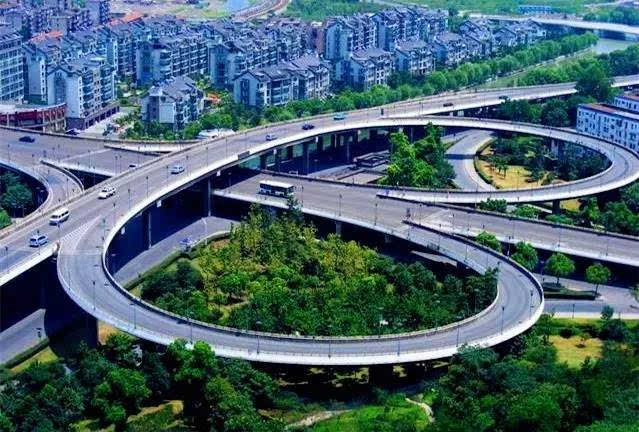 依兰信息网，构建智慧城市的信息桥梁
