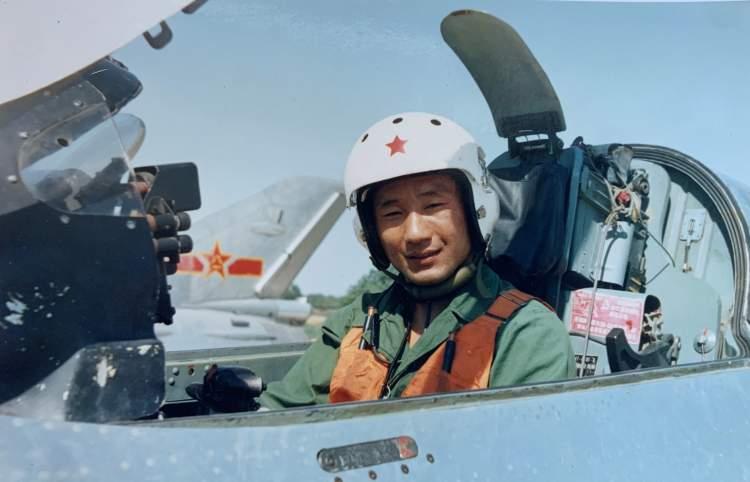 东方航空2014年招聘公告，开启飞行梦想的旅程